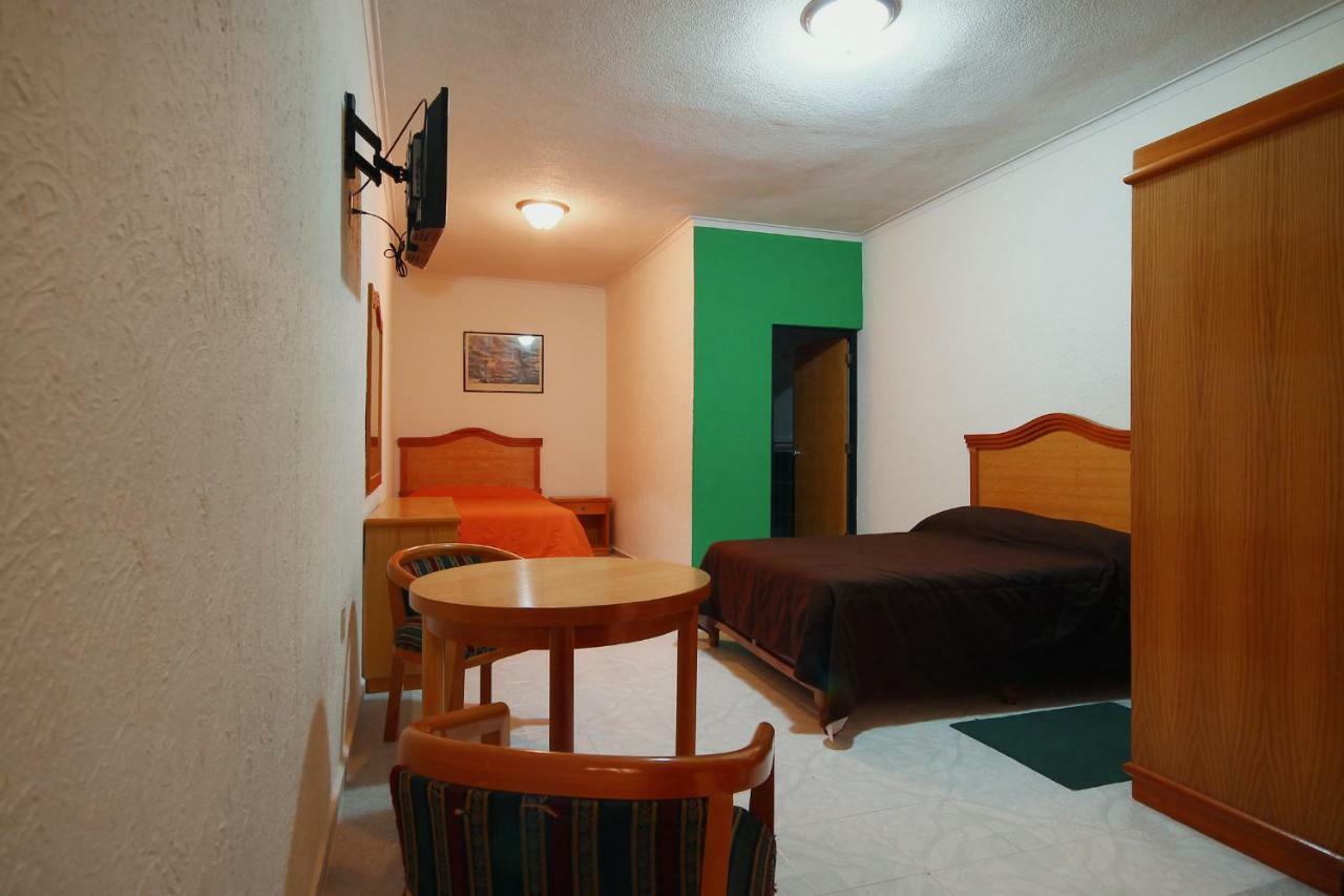 Hotel El Conquistador Monarca. Zitacuaro Luaran gambar
