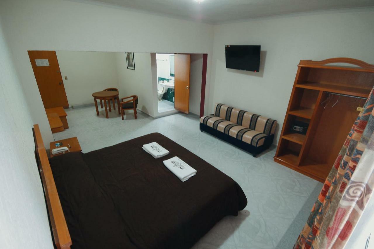 Hotel El Conquistador Monarca. Zitacuaro Luaran gambar