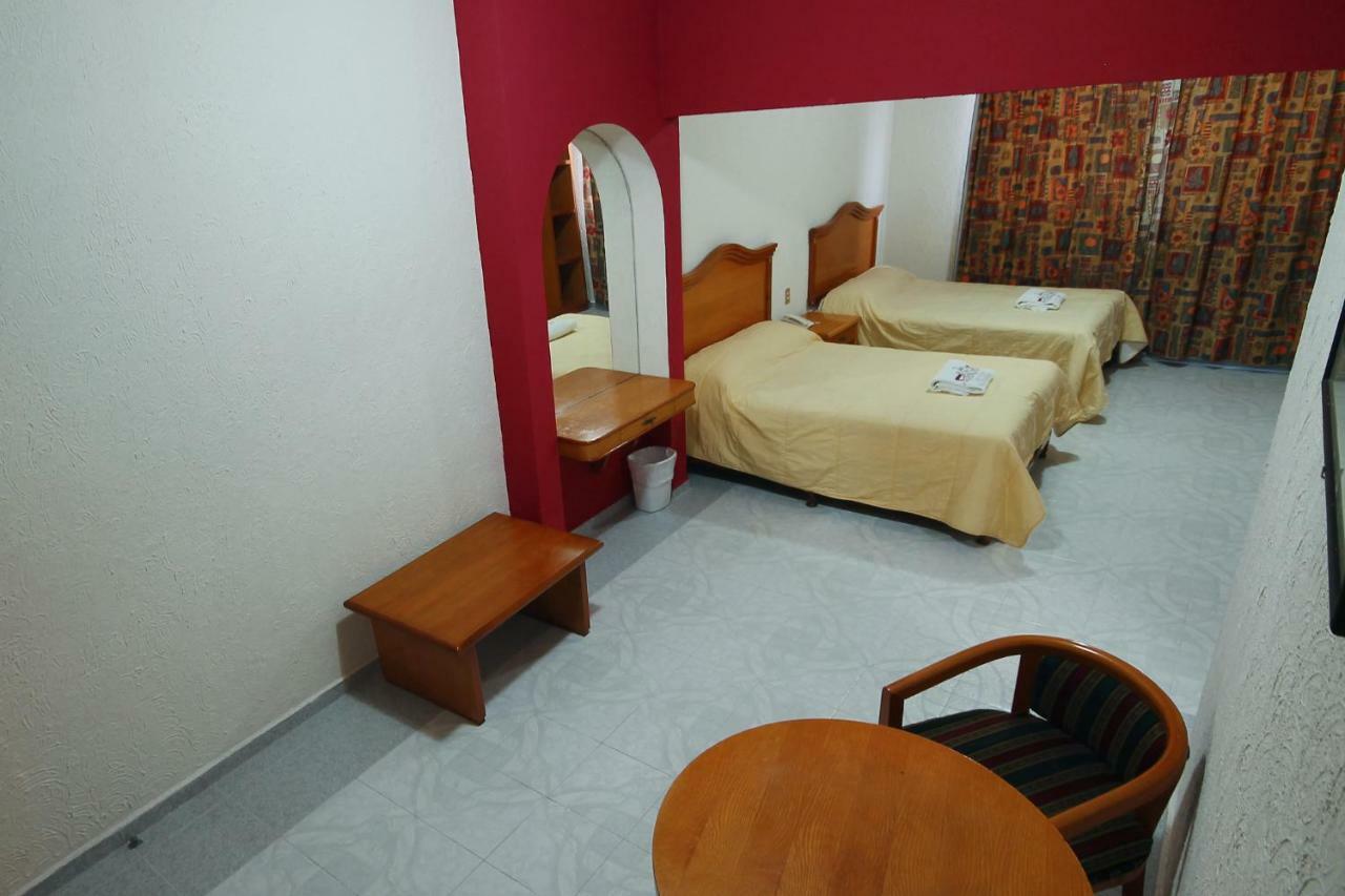 Hotel El Conquistador Monarca. Zitacuaro Luaran gambar