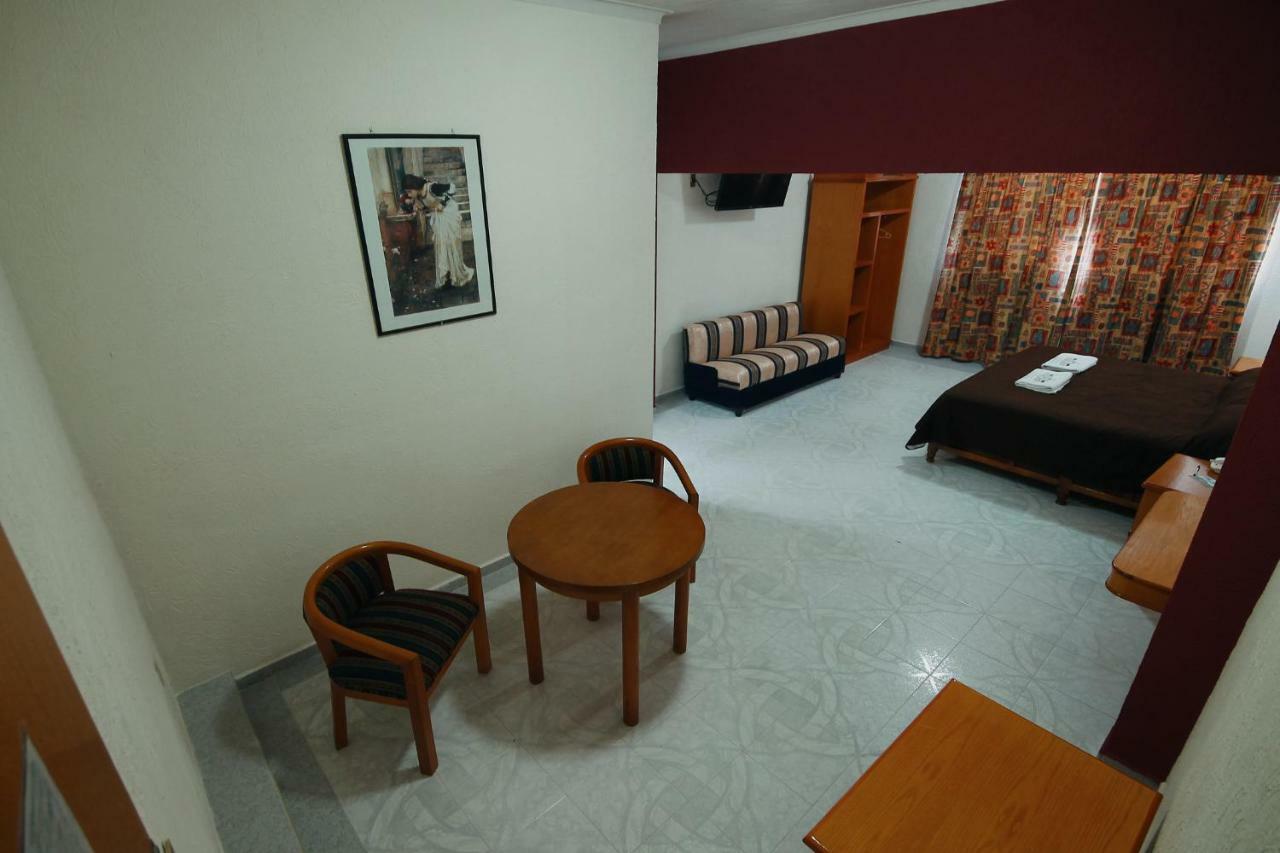 Hotel El Conquistador Monarca. Zitacuaro Luaran gambar