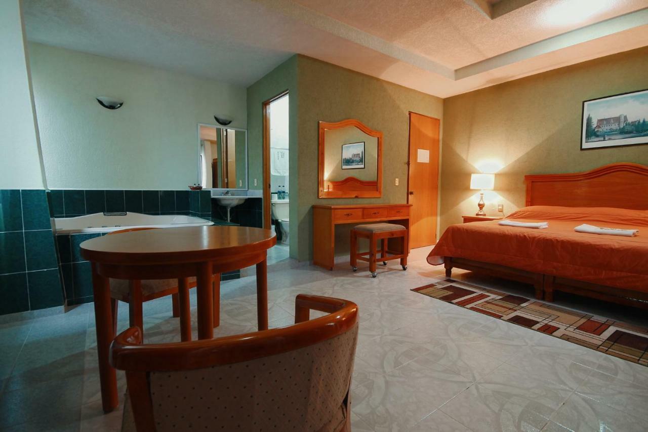 Hotel El Conquistador Monarca. Zitacuaro Luaran gambar