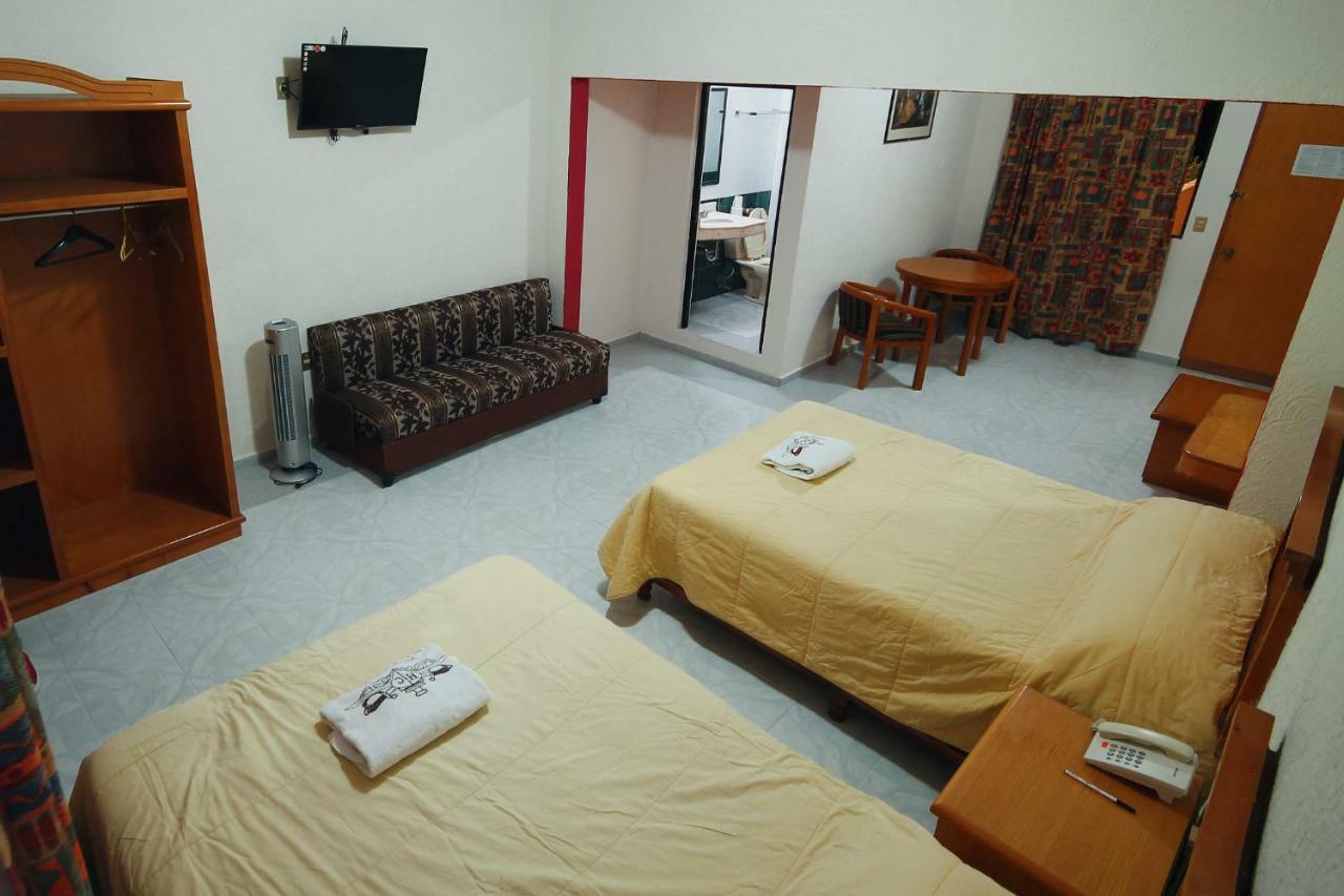Hotel El Conquistador Monarca. Zitacuaro Luaran gambar